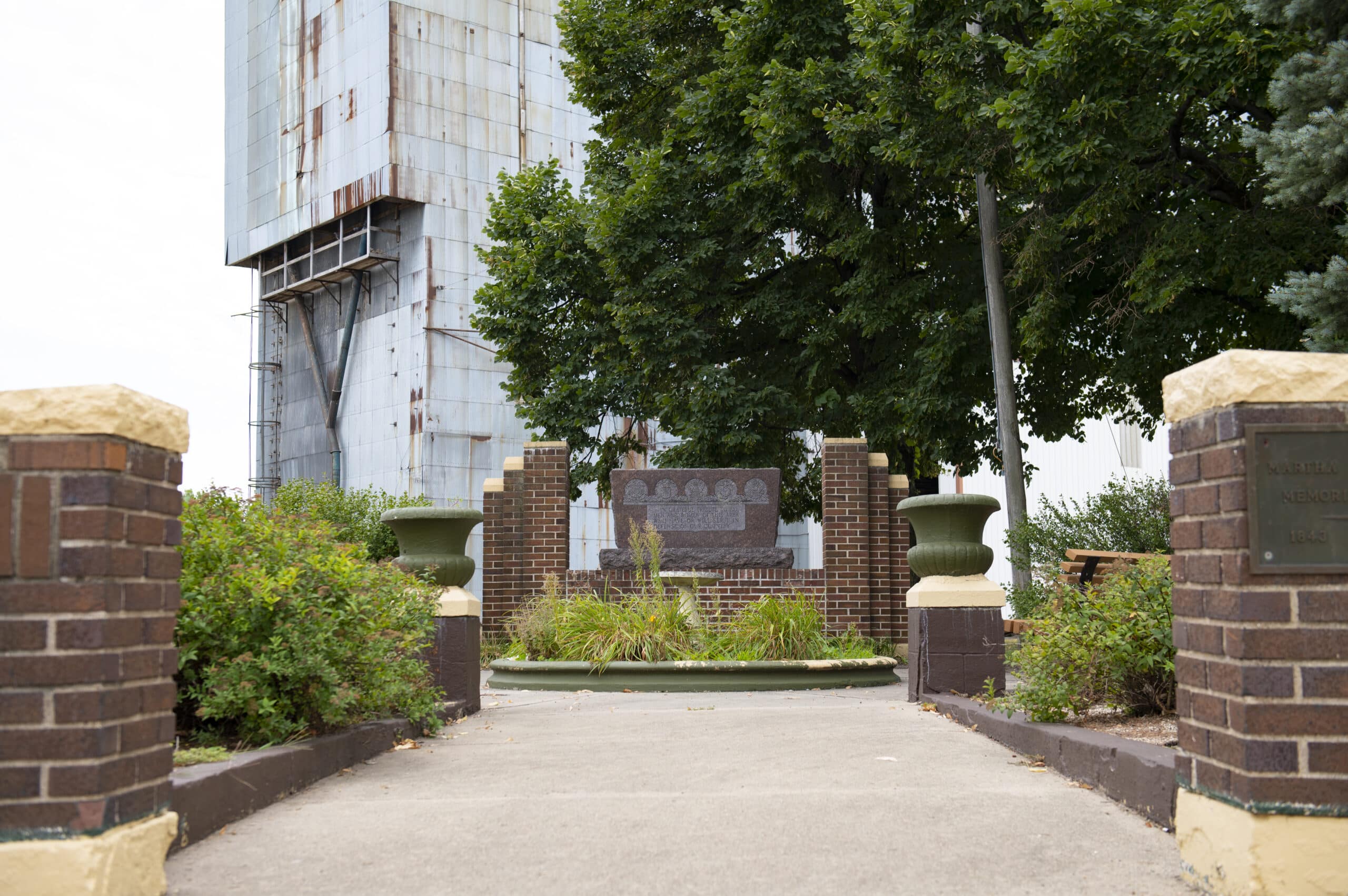 veterans memorial, a war memorial park