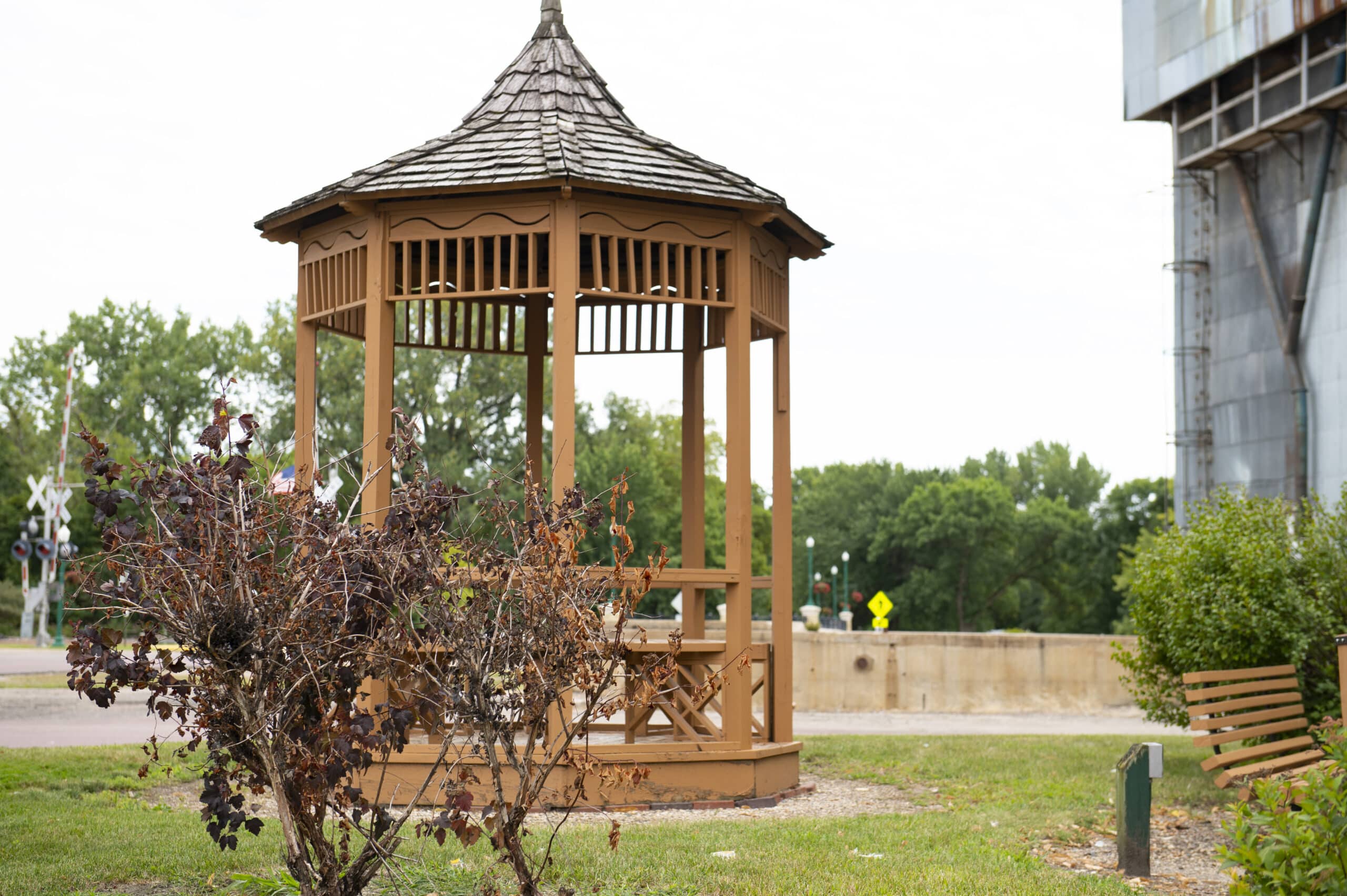 veterans memorial, a war memorial's