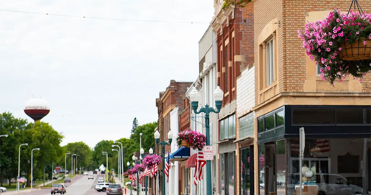 springfield minnesota community with cars on the road