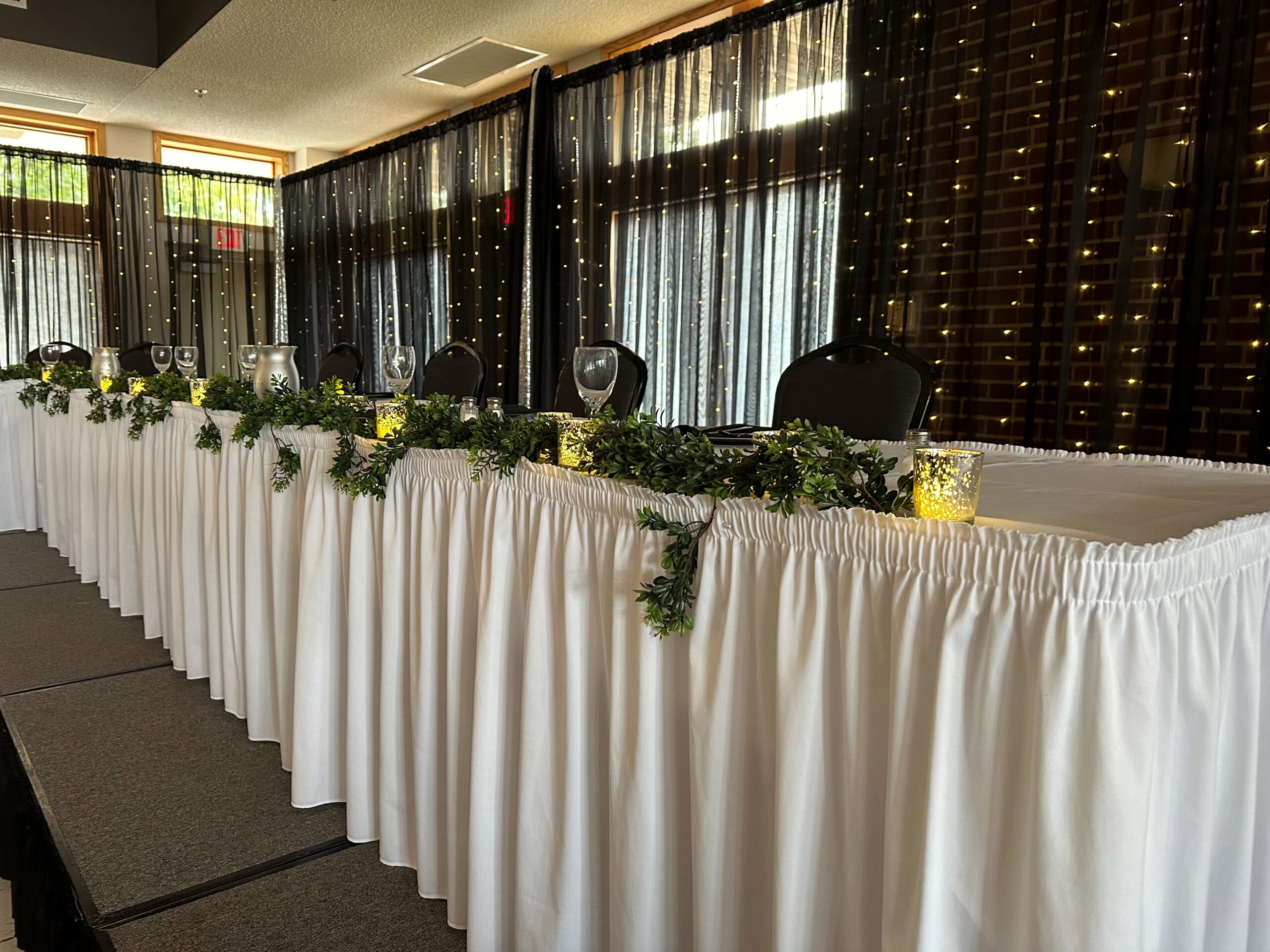elegantly decorated head table